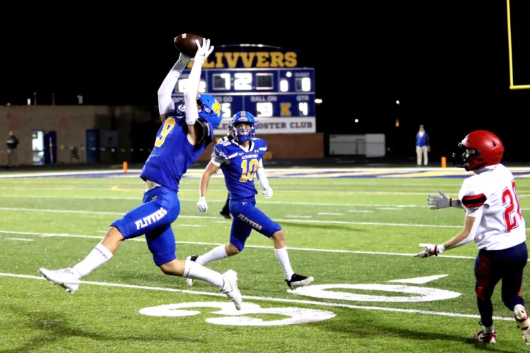 Flivvers improve to 7-0